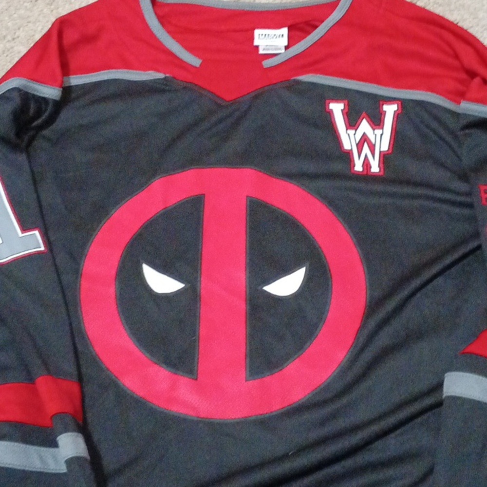 NWT Marvel Deadpool Red, Black and Gray Long Sleeve Hockey Style Jersey - Picture 5 of 8
